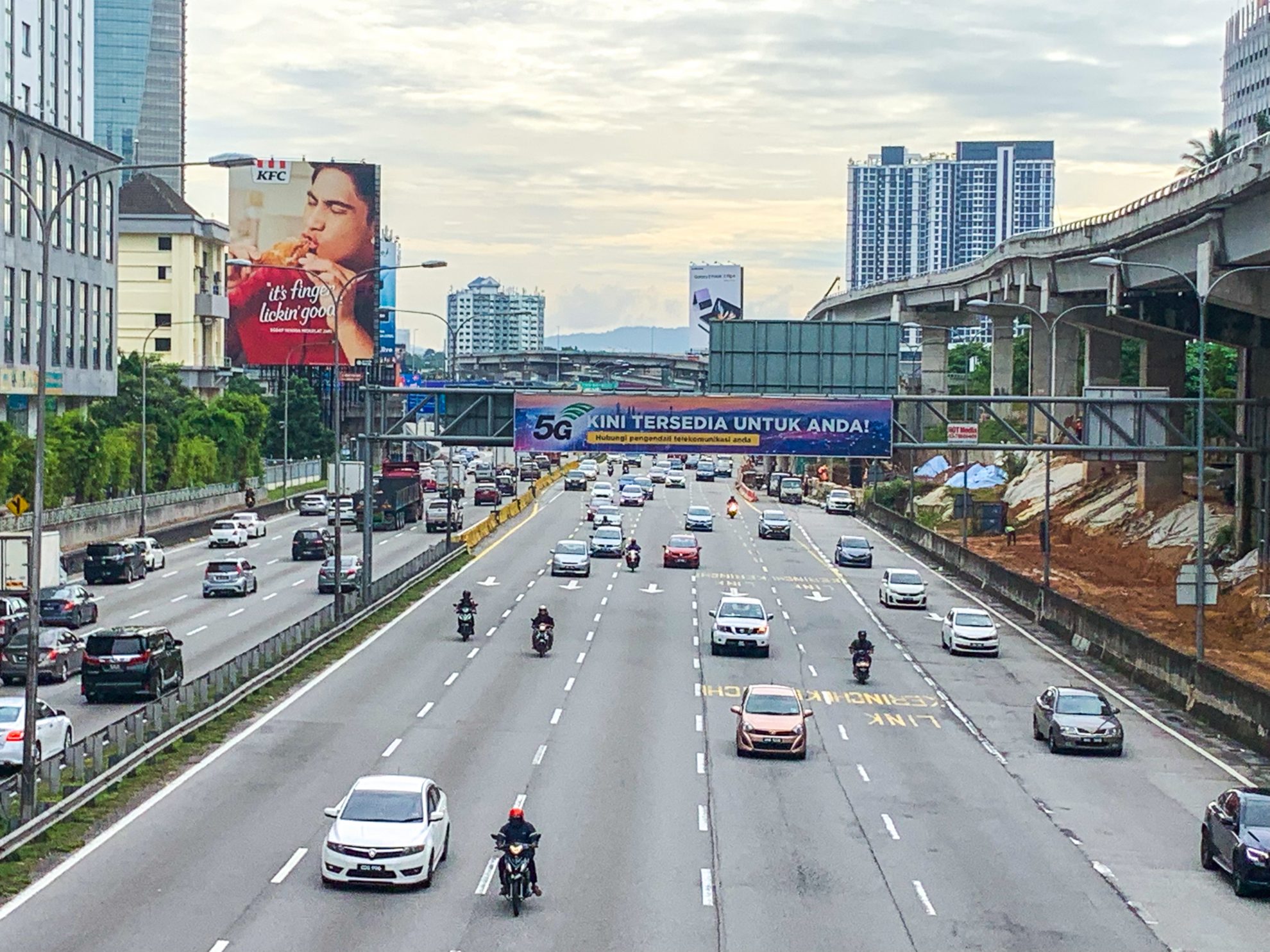 kenderaan-warga-asing-memasuki-malaysia-akan-dikenakan-caj-vep